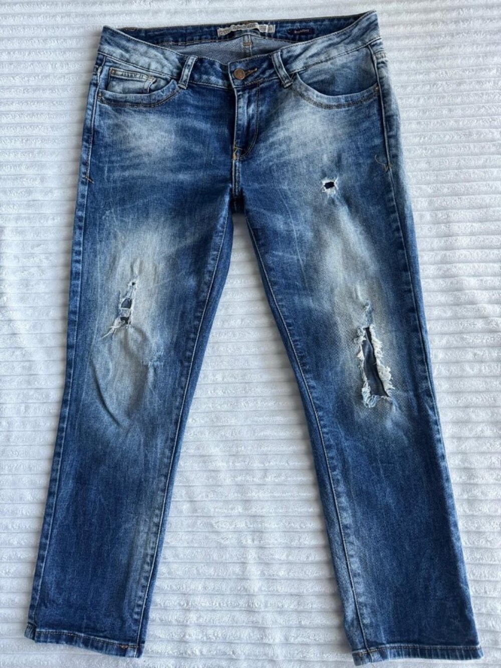 Zara premium wash Jeans Women’s Size 8 Distressed Straight Leg